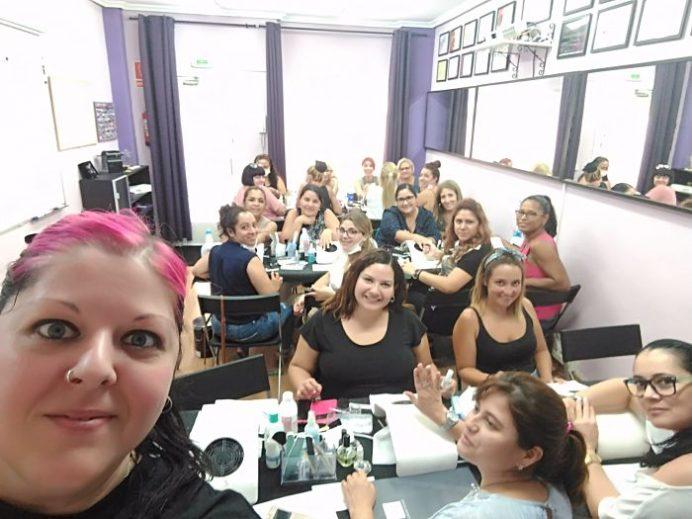 Fotos de las alumnas del curso de uñas de acrílico y gel del día 20/08/17