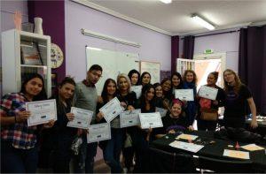 Foto con los alumnos del curso de extensión de pestañas del día 14/10/18