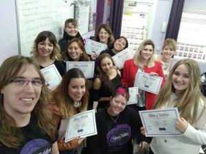 Foto con las alumnas del curso de esmalte permanente del día 16/12/18